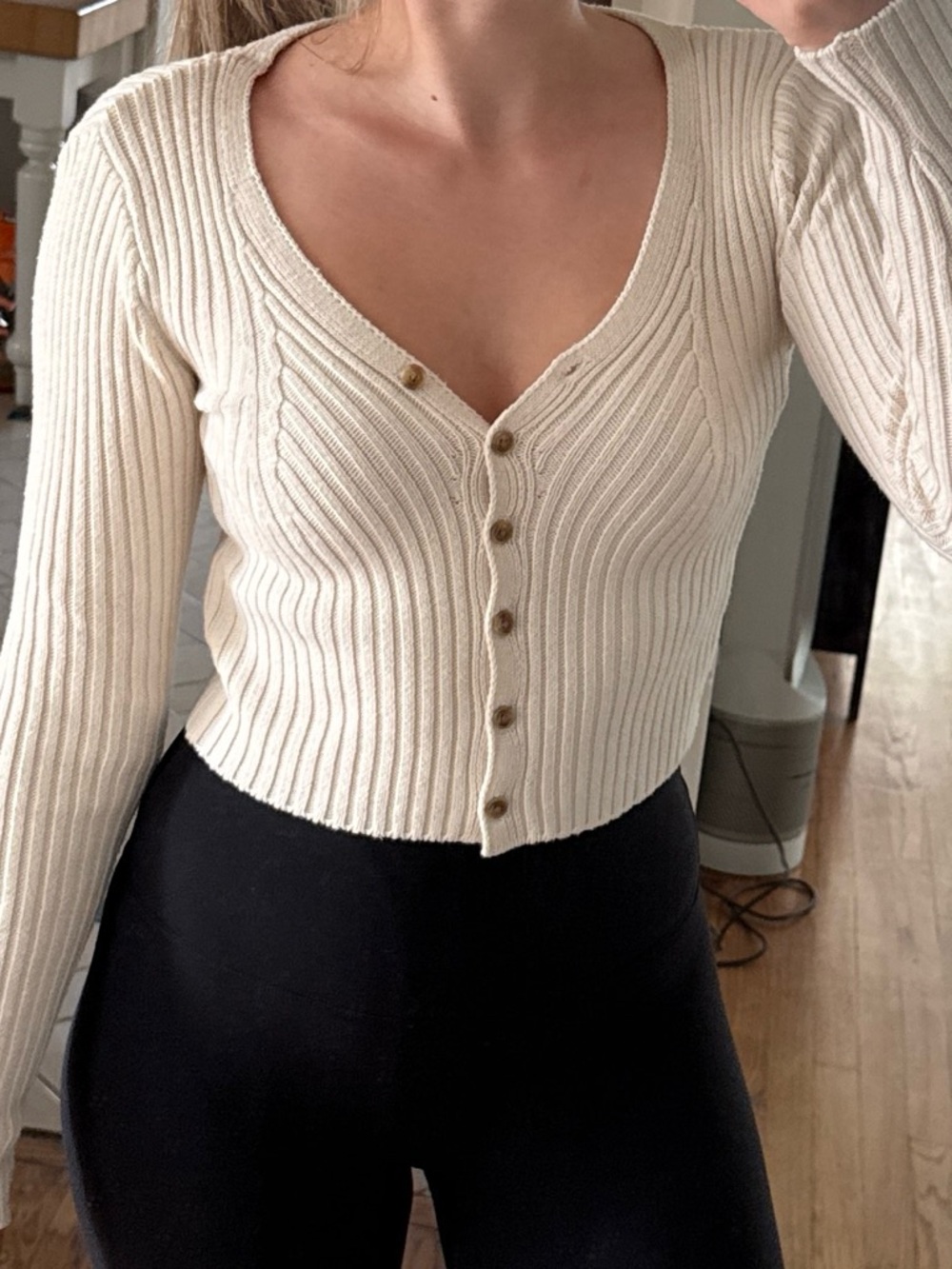 Cropped Ribbed V-Neck Button-Front Cardigan - Cream - Picture 3 of 4